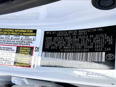 Used 2025 Toyota Camry Hybrid FWD image 36