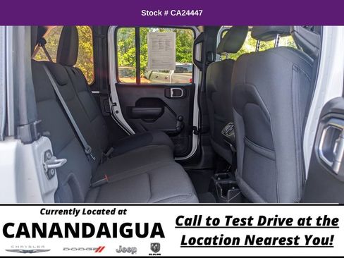 Used 2022 Jeep Wrangler Unlimited Sport image 19