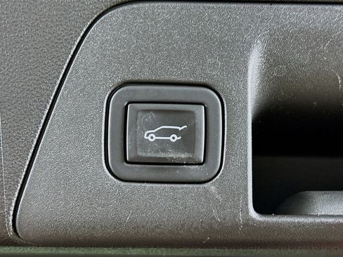 Used 2023 Buick Envision Essence w/ Sport Touring Package AWD/4WD image 38