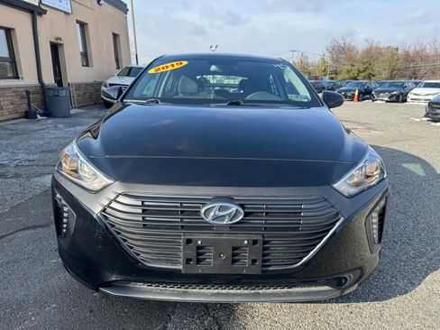 Used 2019 Hyundai Ioniq Plug-In Hybrid image 2