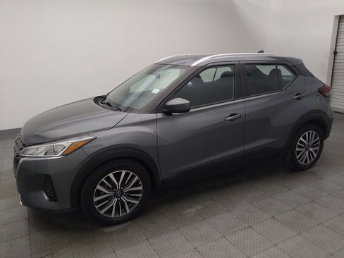 Used 2022 Nissan Kicks SV FWD image 2