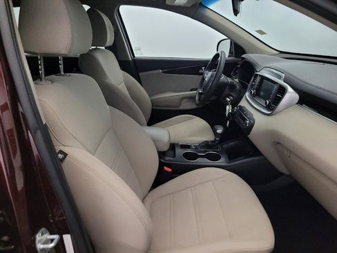Used 2019 Kia Sorento AWD V6 image 21