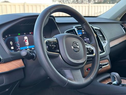 Used 2023 Volvo XC90 B6 Plus w/ Protection Package Premier image 18