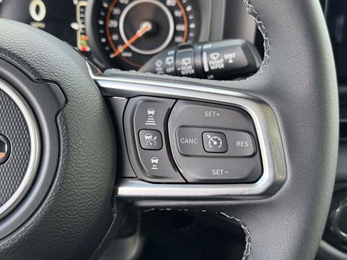 New 2026 Jeep Wrangler Unlimited Sahara AWD/4WD image 8