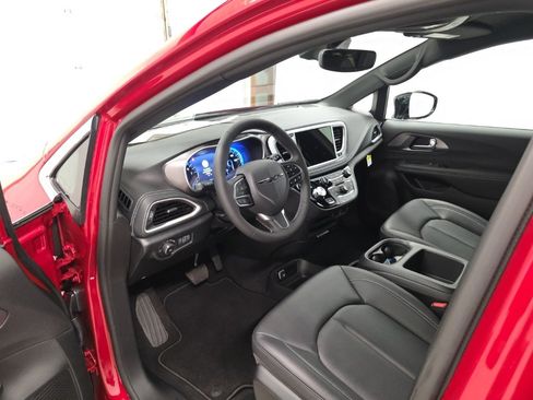 New 2026 Chrysler Pacifica Select image 14