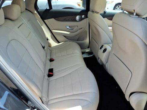Used 2019 Mercedes-Benz GLC 350e 4MATIC image 13