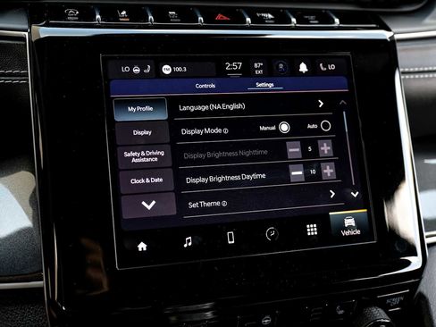 Used 2023 Jeep Grand Cherokee L Laredo image 30