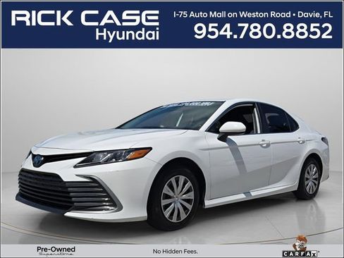 Used 2022 Toyota Camry LE FWD image 1