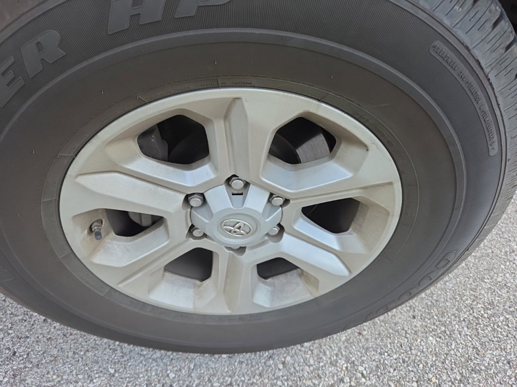 Used 2014 Toyota 4Runner SR5 AWD/4WD image 13