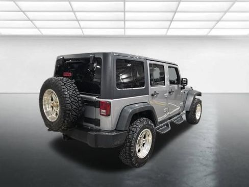 Used 2013 Jeep Wrangler Unlimited Sport image 5