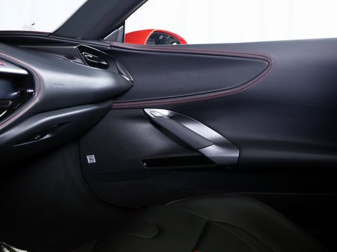 Used 2025 Ferrari SF90 Spider Base image 24