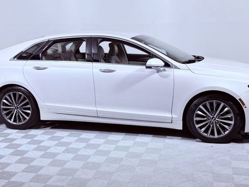 Used 2018 Lincoln MKZ Premiere AWD/4WD image 2
