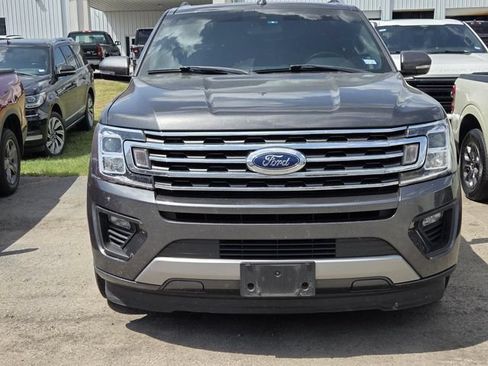 Used 2019 Ford Expedition XLT w/ Equipment Group 202A RWD image 2