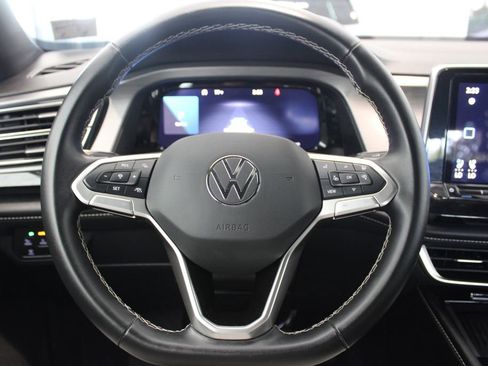 Used 2025 Volkswagen Atlas Cross Sport SE FWD image 23