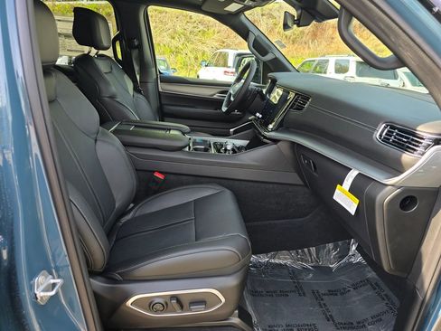 New 2026 Jeep Grand Wagoneer 4WD image 27