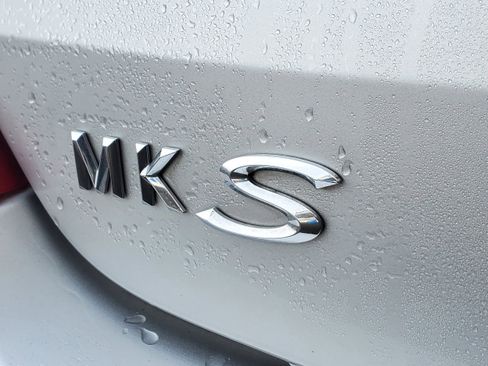 Used 2016 Lincoln MKS image 7