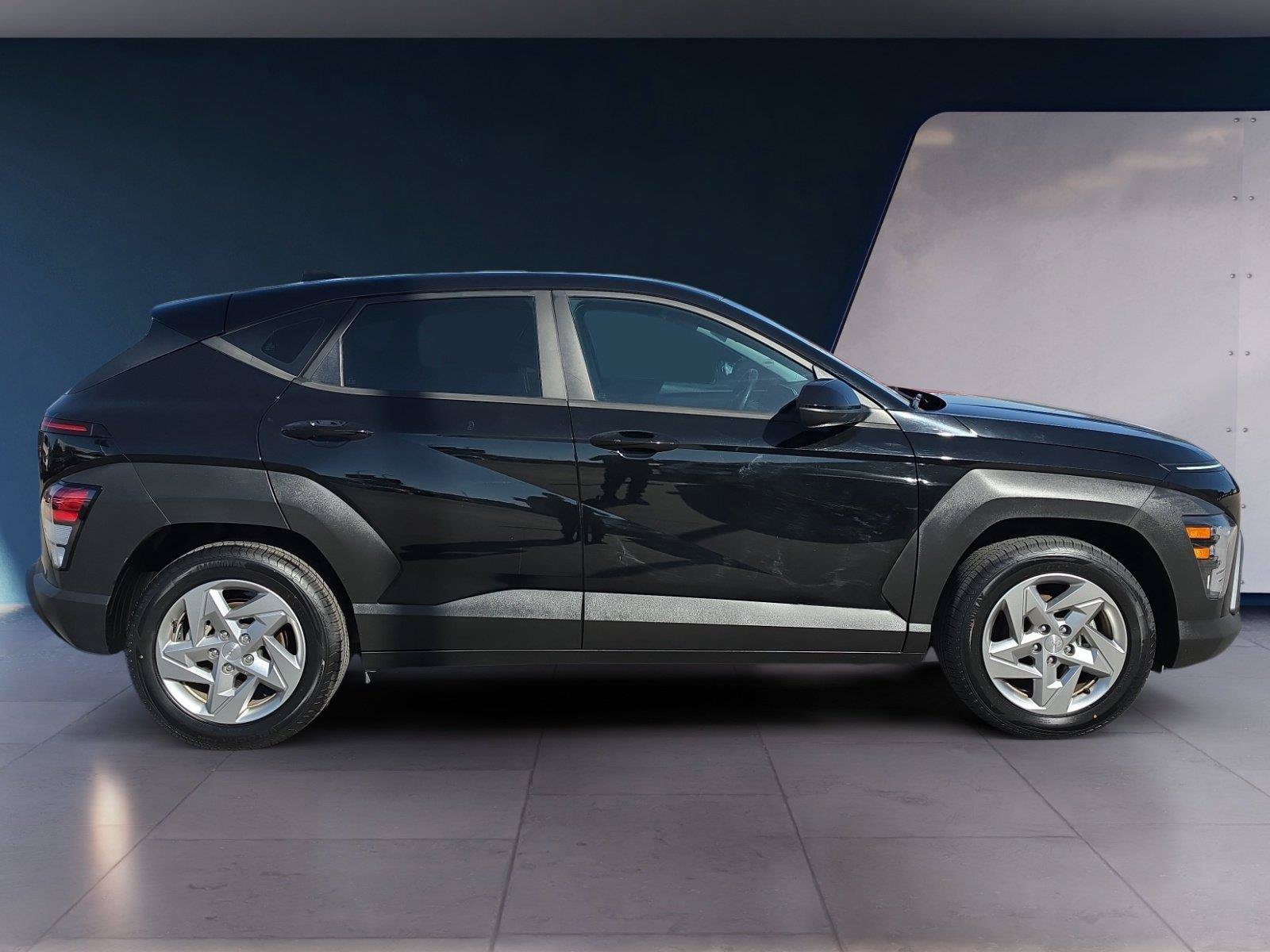 Used 2024 Hyundai Kona SE FWD image 6