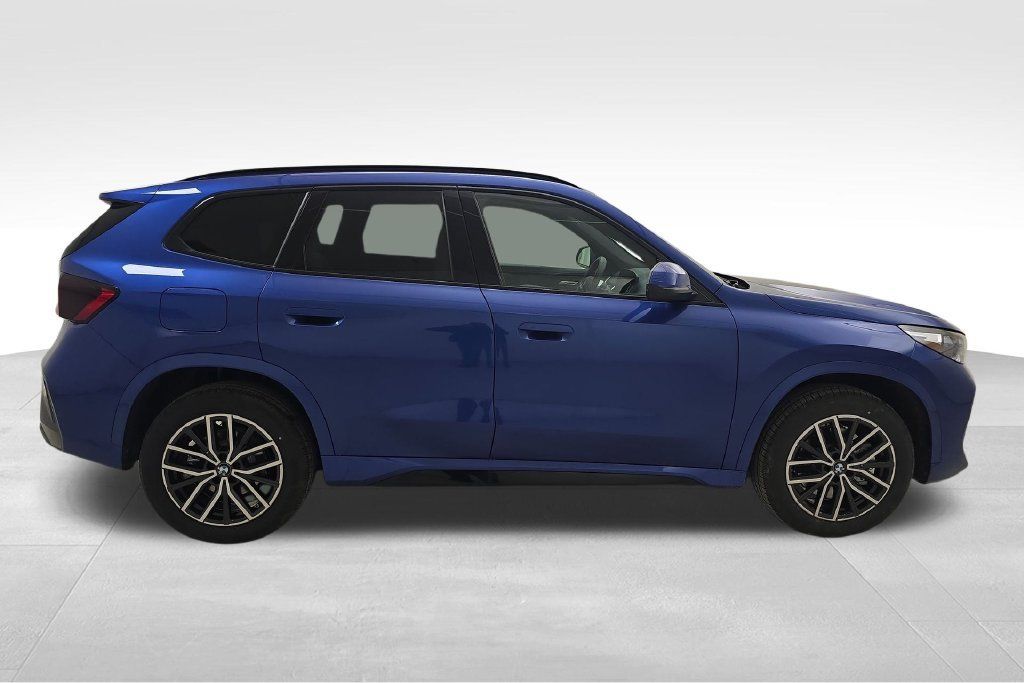 Used 2026 BMW X1 xDrive28i w/ M Sport Package AWD/4WD image 10
