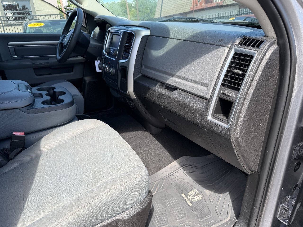Used 2019 RAM 1500 Classic SLT RWD image 15