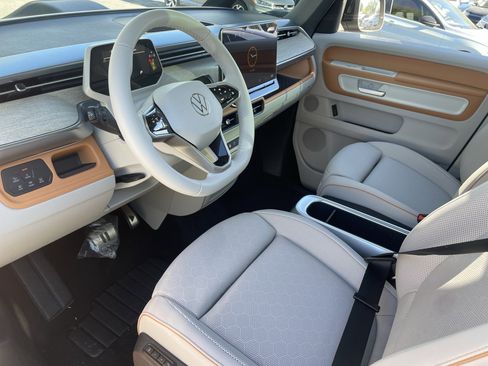 New 2025 Volkswagen ID. Buzz Pro S Plus image 16