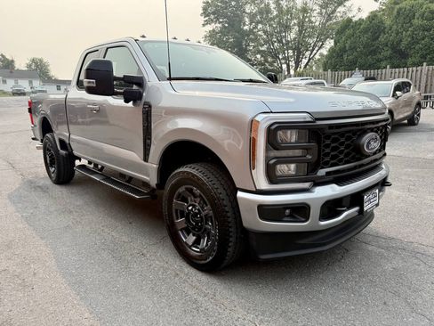Used 2024 Ford F350 Lariat w/ Sport Appearance Package AWD/4WD image 4