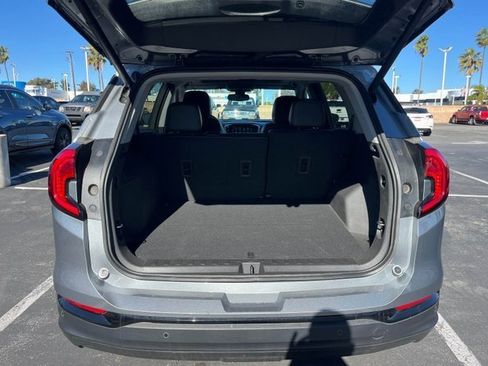 Certified 2024 GMC Terrain SLE w/ Driver Convenience Package image 5