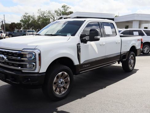 Used 2025 Ford F350 King Ranch w/ FX4 Off-Road Package image 4