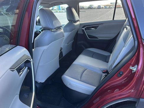 Used 2022 Toyota RAV4 XLE Premium AWD/4WD image 23