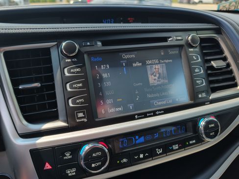 Used 2019 Toyota Highlander Limited AWD/4WD image 25