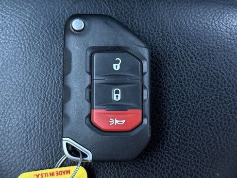 Used 2021 Jeep Wrangler Unlimited Rubicon image 21