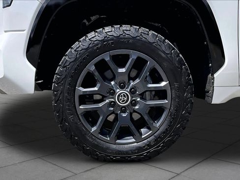 Used 2024 Toyota Tundra Platinum AWD/4WD image 11