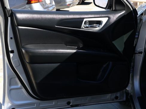 Used 2020 Nissan Pathfinder S image 23