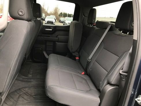 Used 2020 Chevrolet Silverado 1500 Custom w/ Custom Value Package image 17