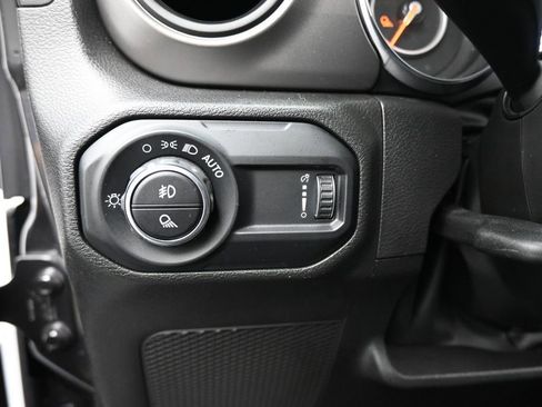 Used 2023 Jeep Gladiator Sport AWD/4WD image 11