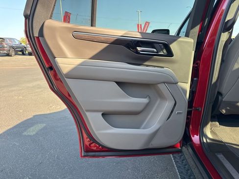 Used 2026 Chevrolet Tahoe Z71 w/ Comfort Package image 36