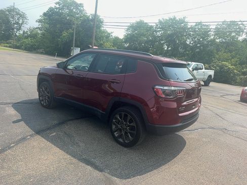 Used 2021 Jeep Compass Latitude w/ Sun and Sound Group AWD/4WD image 7