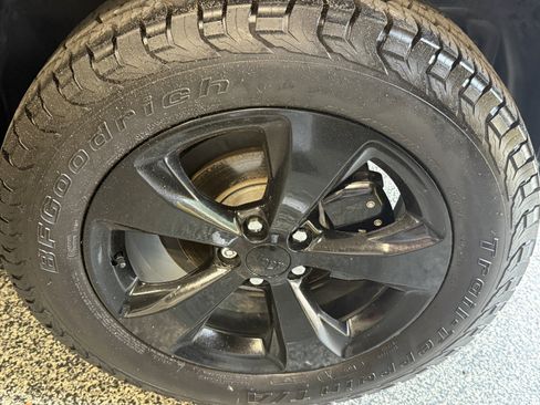 Used 2021 Jeep Cherokee Latitude Plus FWD image 28