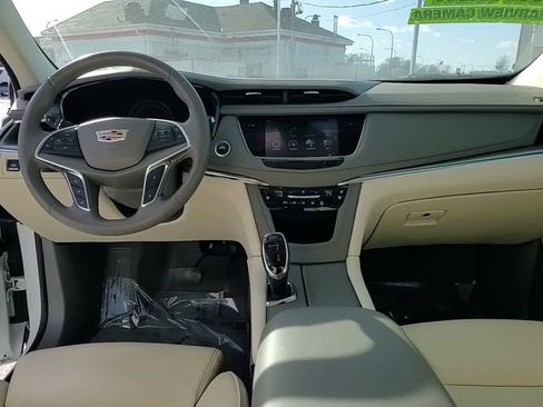 Used 2017 Cadillac XT5 Premium Luxury w/ LPO, Wheel Lock Package image 12