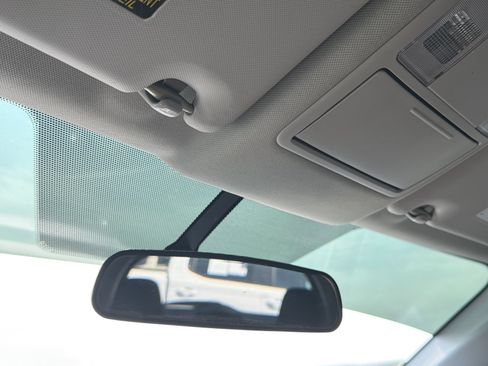 Used 2016 Toyota RAV4 LE FWD image 27
