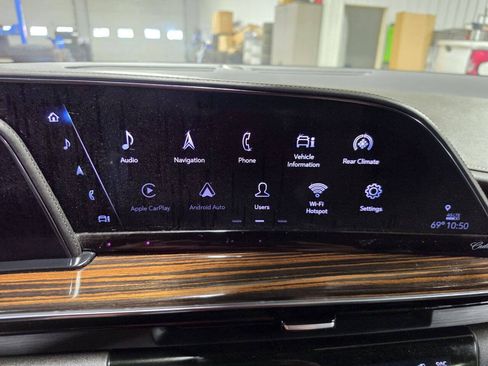 Used 2022 Cadillac Escalade ESV Luxury AWD/4WD image 41