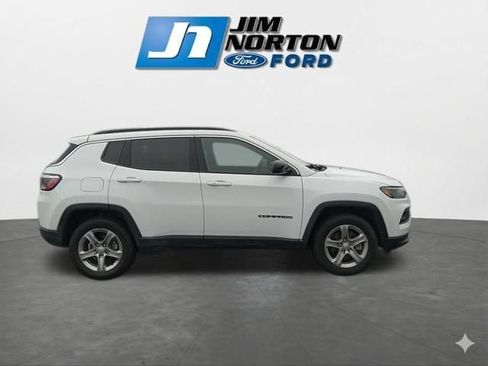 Used 2024 Jeep Compass Latitude AWD/4WD image 11