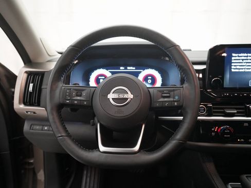 Certified 2024 Nissan Pathfinder Platinum w/ Cargo Package image 4