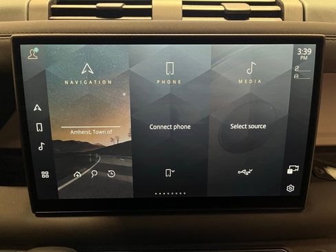 Used 2025 Land Rover Defender 110 S image 40