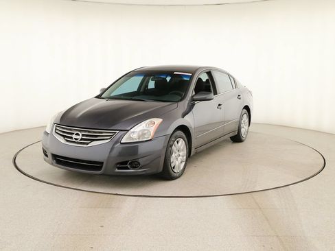 Used 2010 Nissan Altima 2.5 S FWD image 12