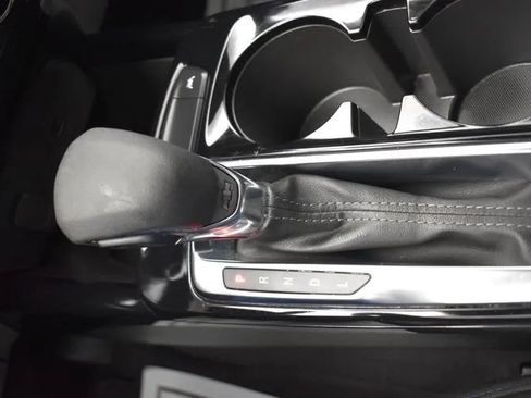 Used 2025 Chevrolet Trax LT w/ LT Convenience Package FWD image 35