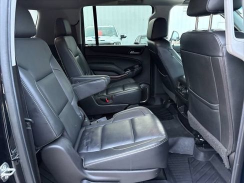 Used 2019 GMC Yukon XL SLT w/ Graphite Performance Edition AWD/4WD image 11