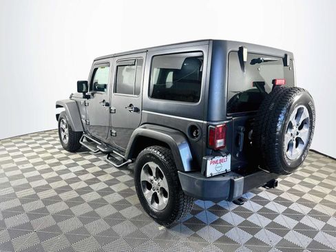 Used 2018 Jeep Wrangler Unlimited Sahara w/ Connectivity Group AWD/4WD image 6
