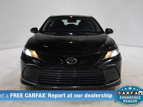Used 2023 Toyota Camry LE image 2