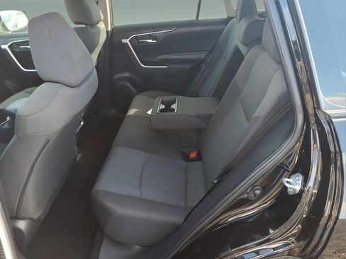 Used 2024 Toyota RAV4 XLE FWD image 28