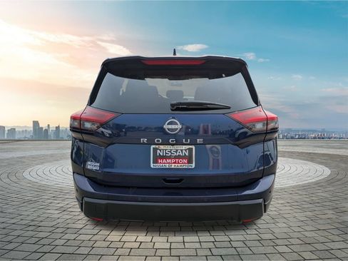 Certified 2025 Nissan Rogue SV FWD image 6